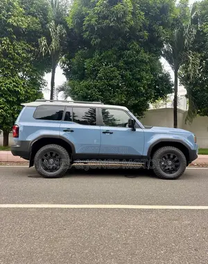 New Toyota Land Cruiser Prado 2.8 2024 Blue