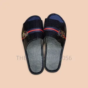 Men's Casual Slippers. Color: Brown and Black. Size: 42/43