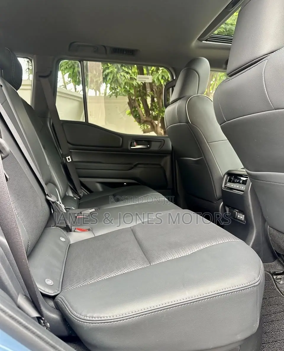 New Toyota Land Cruiser Prado 2.8 2024 Blue