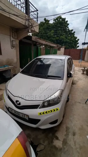 Toyota Vitz 2012 White