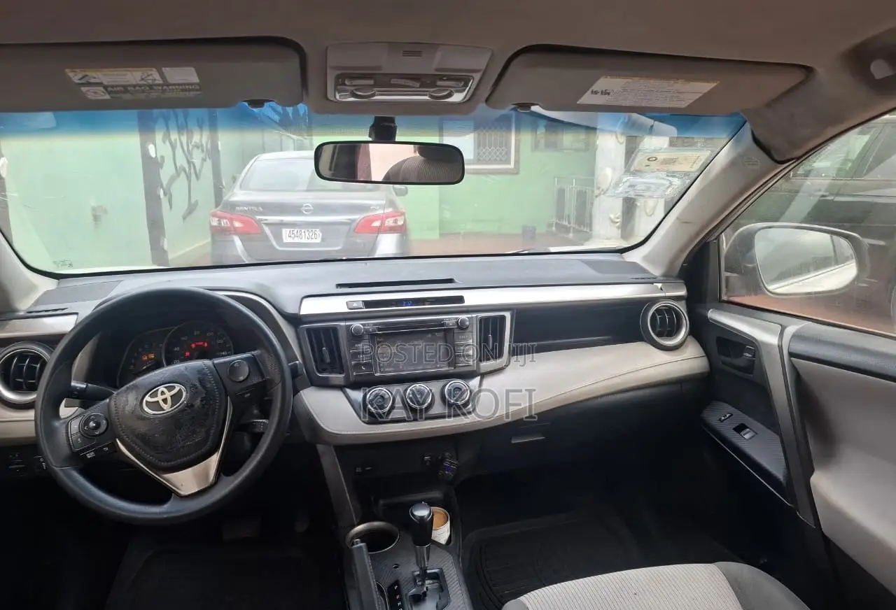 Toyota RAV4 LE 4dr SUV (2.5L 4cyl 6A) 2014 Silver