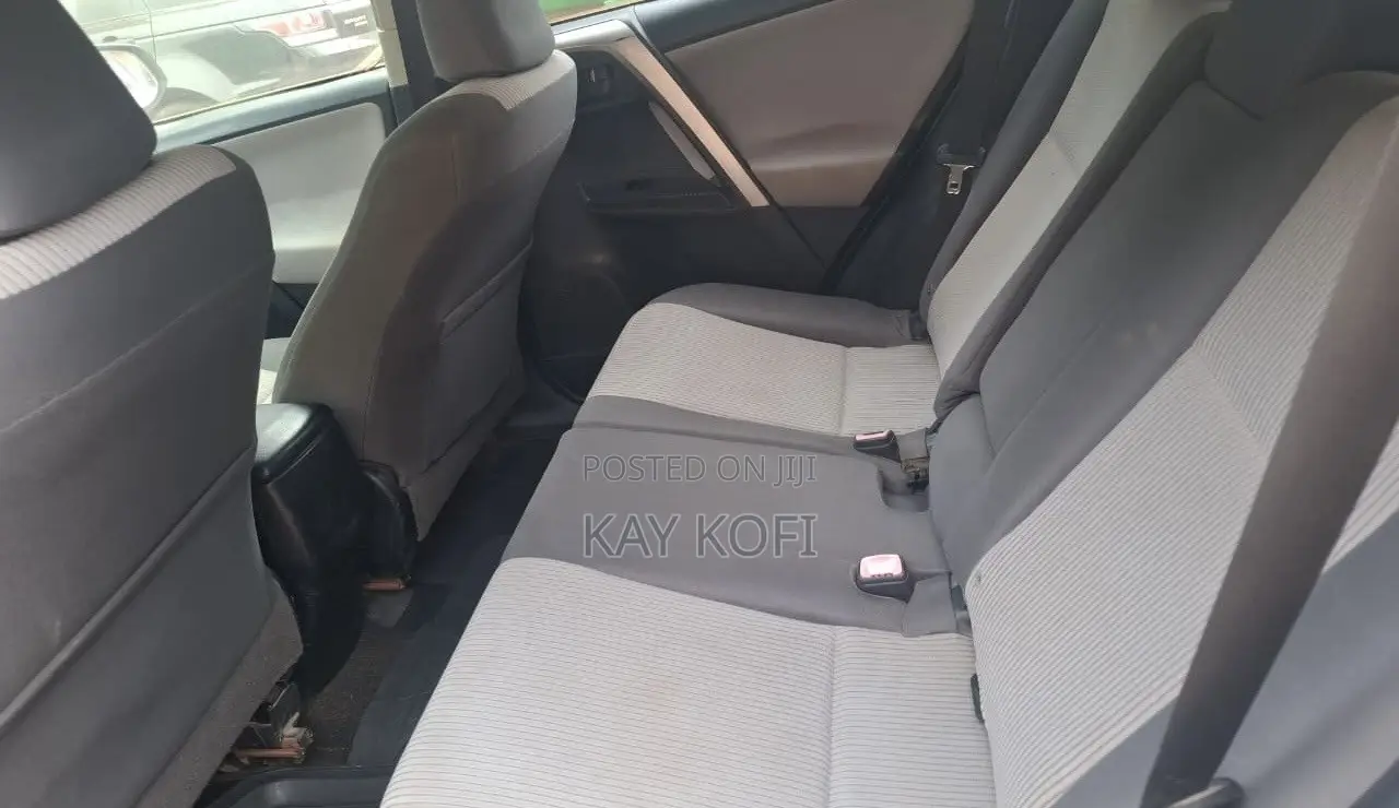Toyota RAV4 LE 4dr SUV (2.5L 4cyl 6A) 2014 Silver