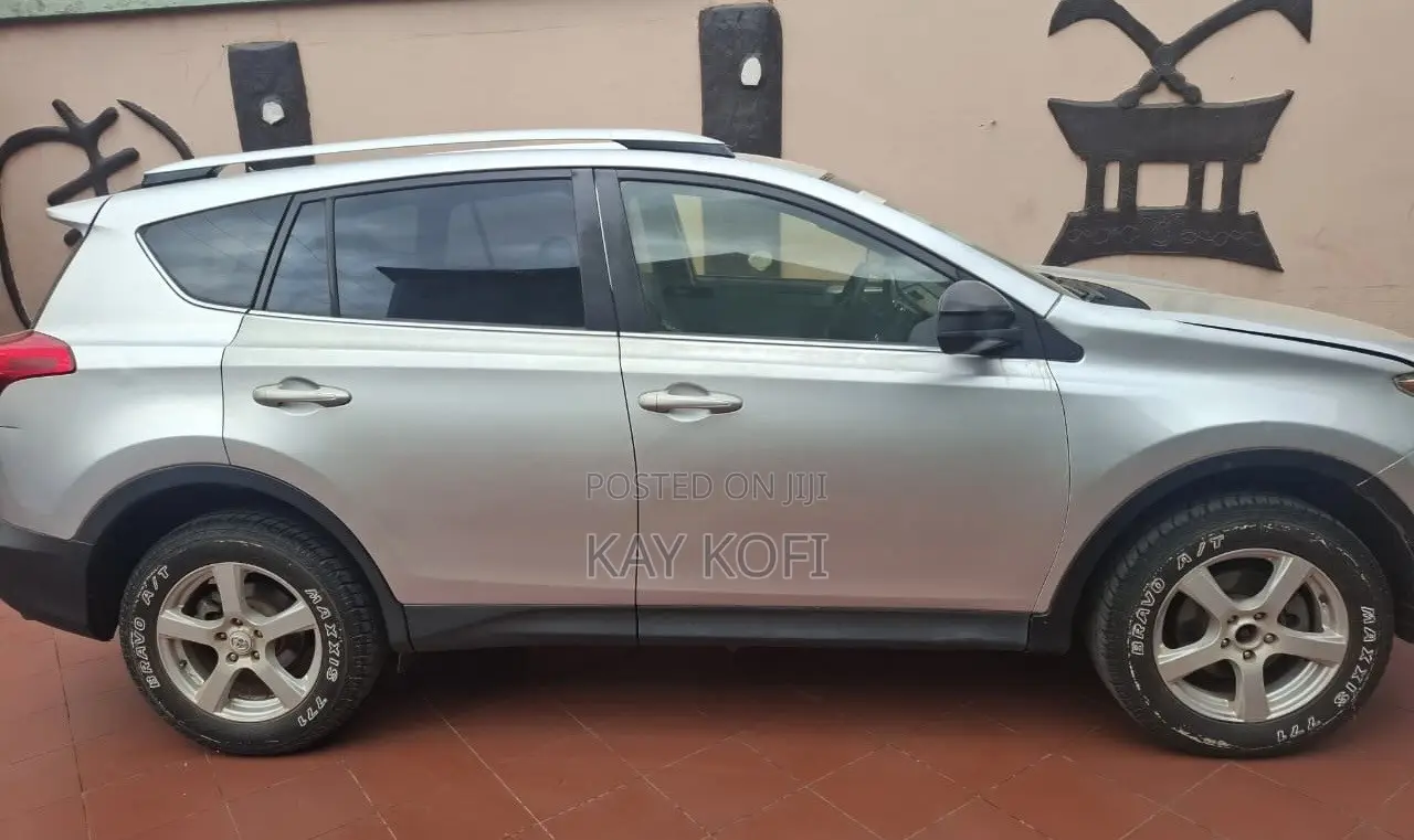 Toyota RAV4 LE 4dr SUV (2.5L 4cyl 6A) 2014 Silver