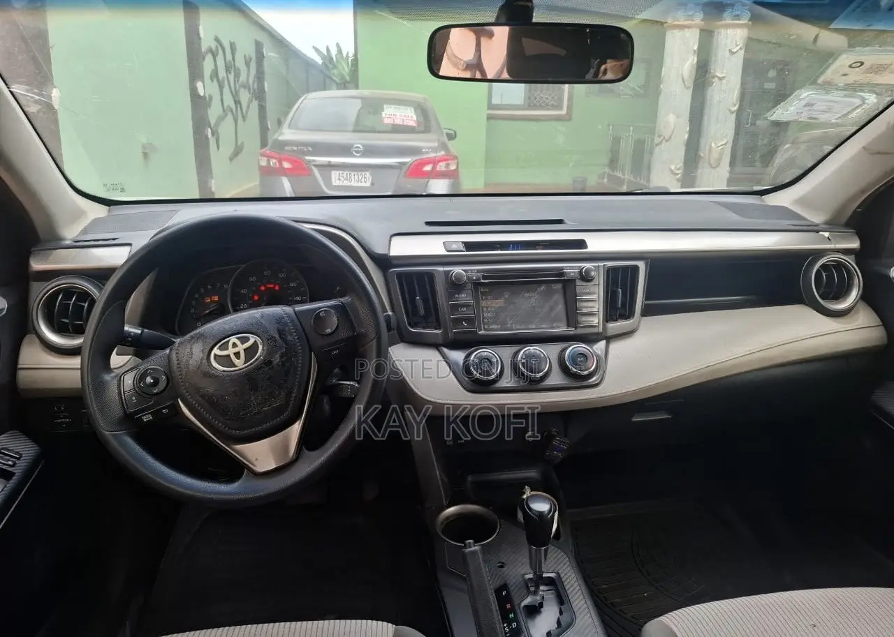 Toyota RAV4 LE 4dr SUV (2.5L 4cyl 6A) 2014 Silver