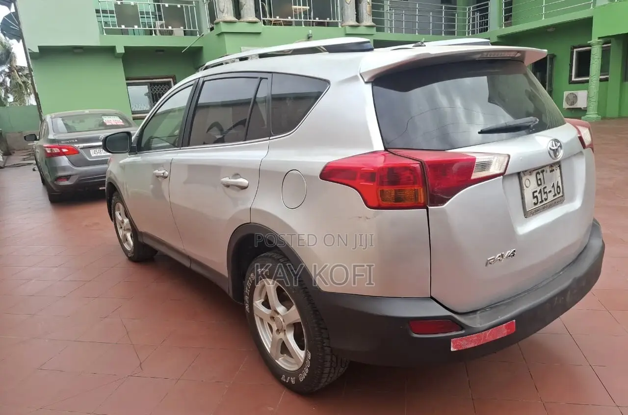 Toyota RAV4 LE 4dr SUV (2.5L 4cyl 6A) 2014 Silver