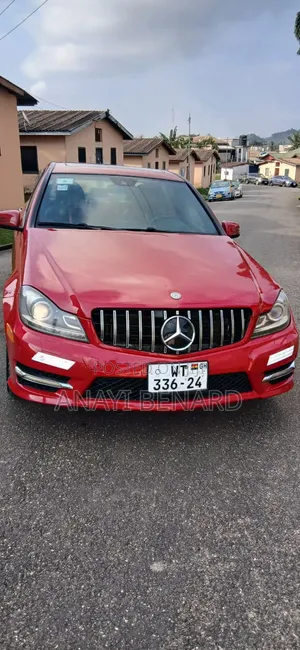 Mercedes-Benz C300 2015 Red