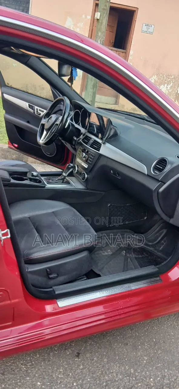 Mercedes-Benz C300 2015 Red