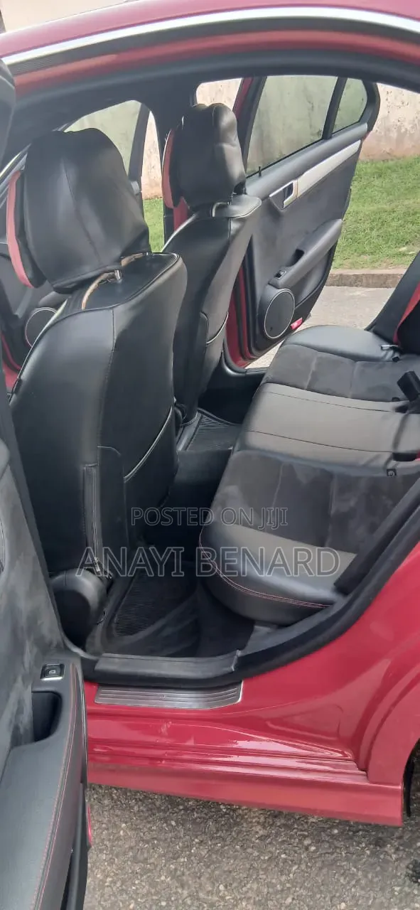 Mercedes-Benz C300 2015 Red