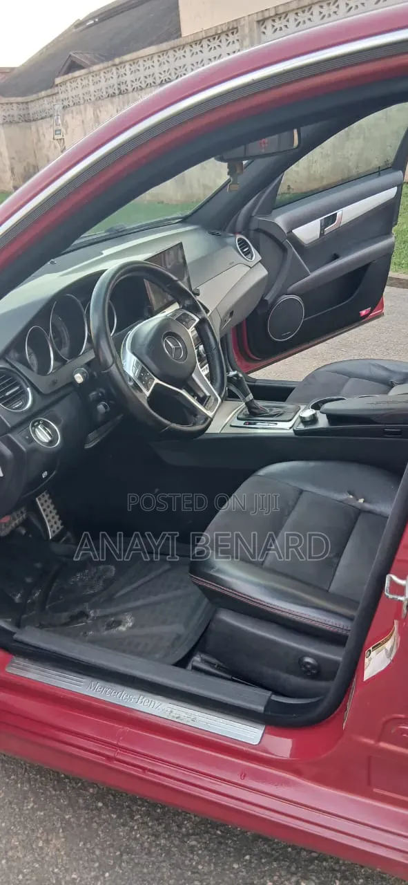 Mercedes-Benz C300 2015 Red