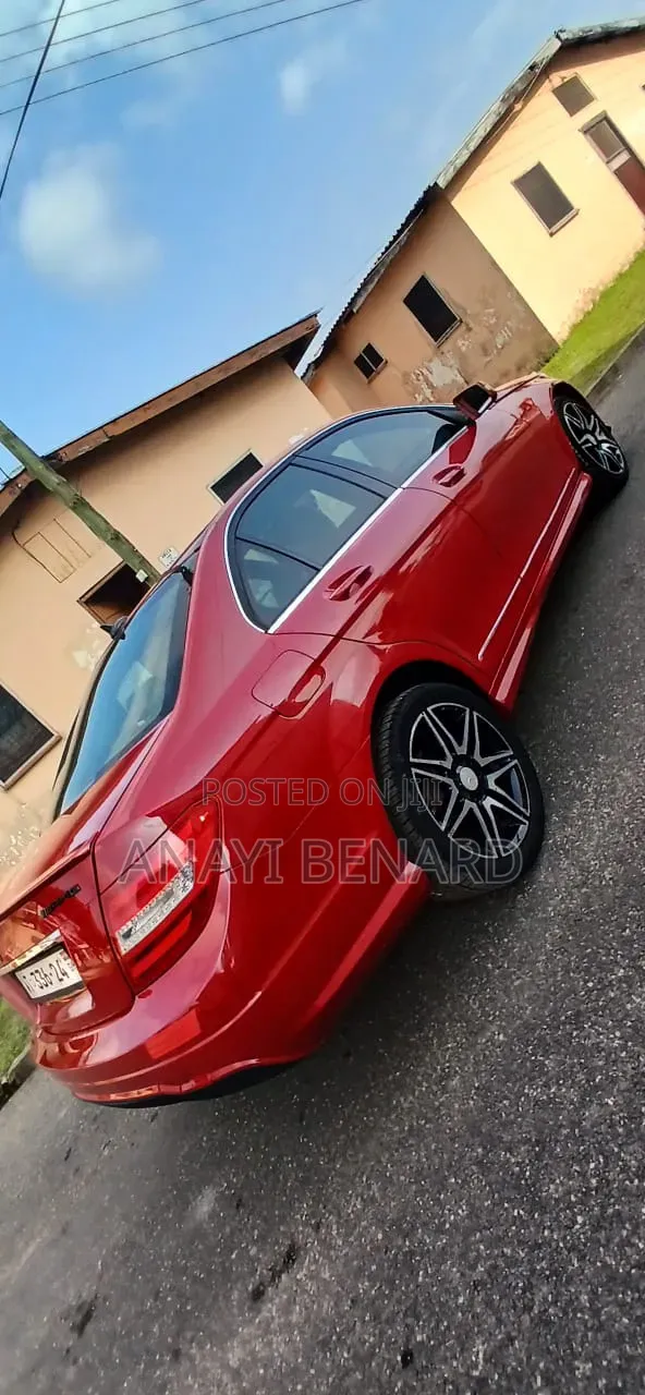 Mercedes-Benz C300 2015 Red