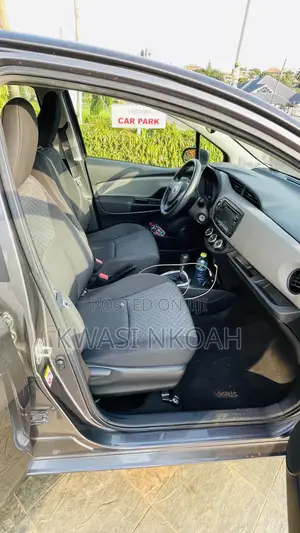 Toyota Yaris L Hatchback 5dr 2016 Gray