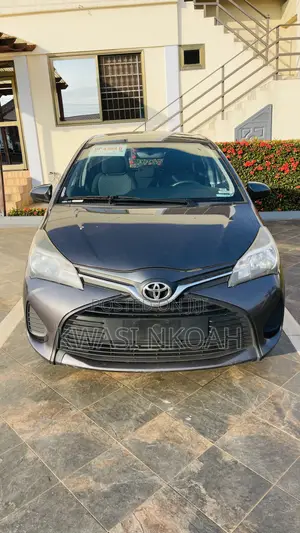 Toyota Yaris L Hatchback 5dr 2016 Gray