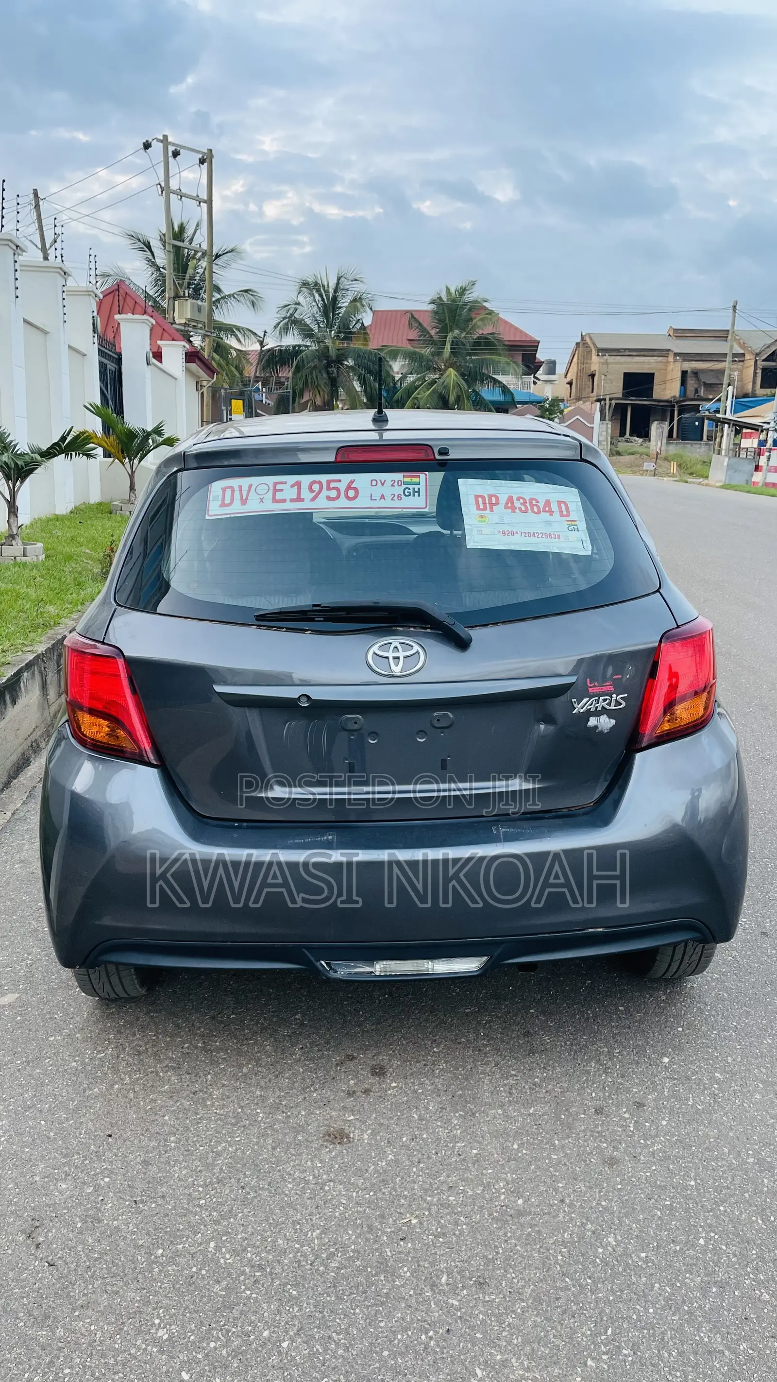 Toyota Yaris L Hatchback 5dr 2016 Gray