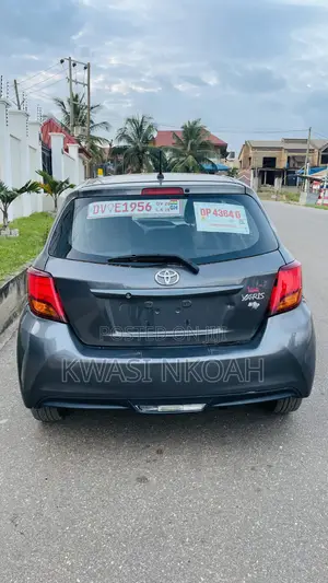 Toyota Yaris L Hatchback 5dr 2016 Gray