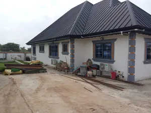4bdrm House in Amoabeng , Near, Kumasi Metropolitan for sale