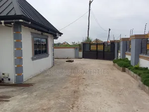 4bdrm House in Amoabeng , Near, Kumasi Metropolitan for sale