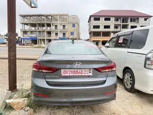 Hyundai Elantra Limited Sedan FWD (2.0L 4cyl 6A) 2017 Gray