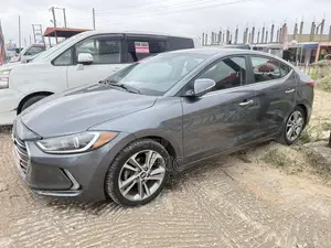 Hyundai Elantra Limited Sedan FWD (2.0L 4cyl 6A) 2017 Gray
