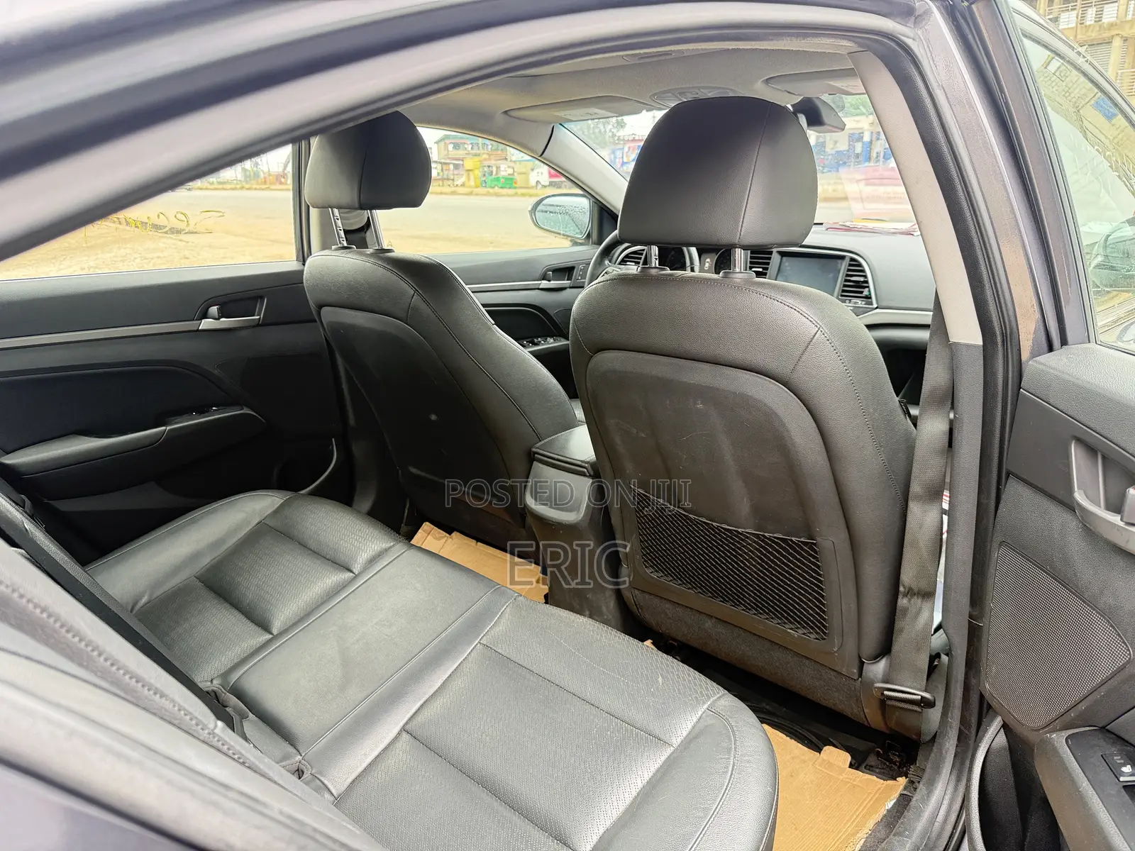 Hyundai Elantra Limited Sedan FWD (2.0L 4cyl 6A) 2017 Gray
