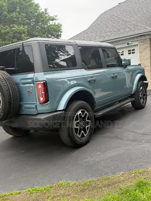 Ford Bronco 2022 Blue