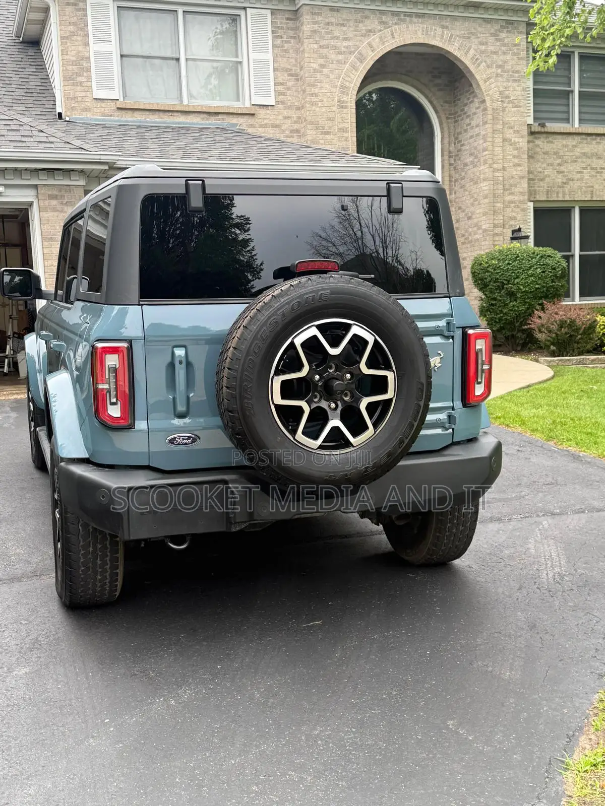 Ford Bronco 2022 Blue