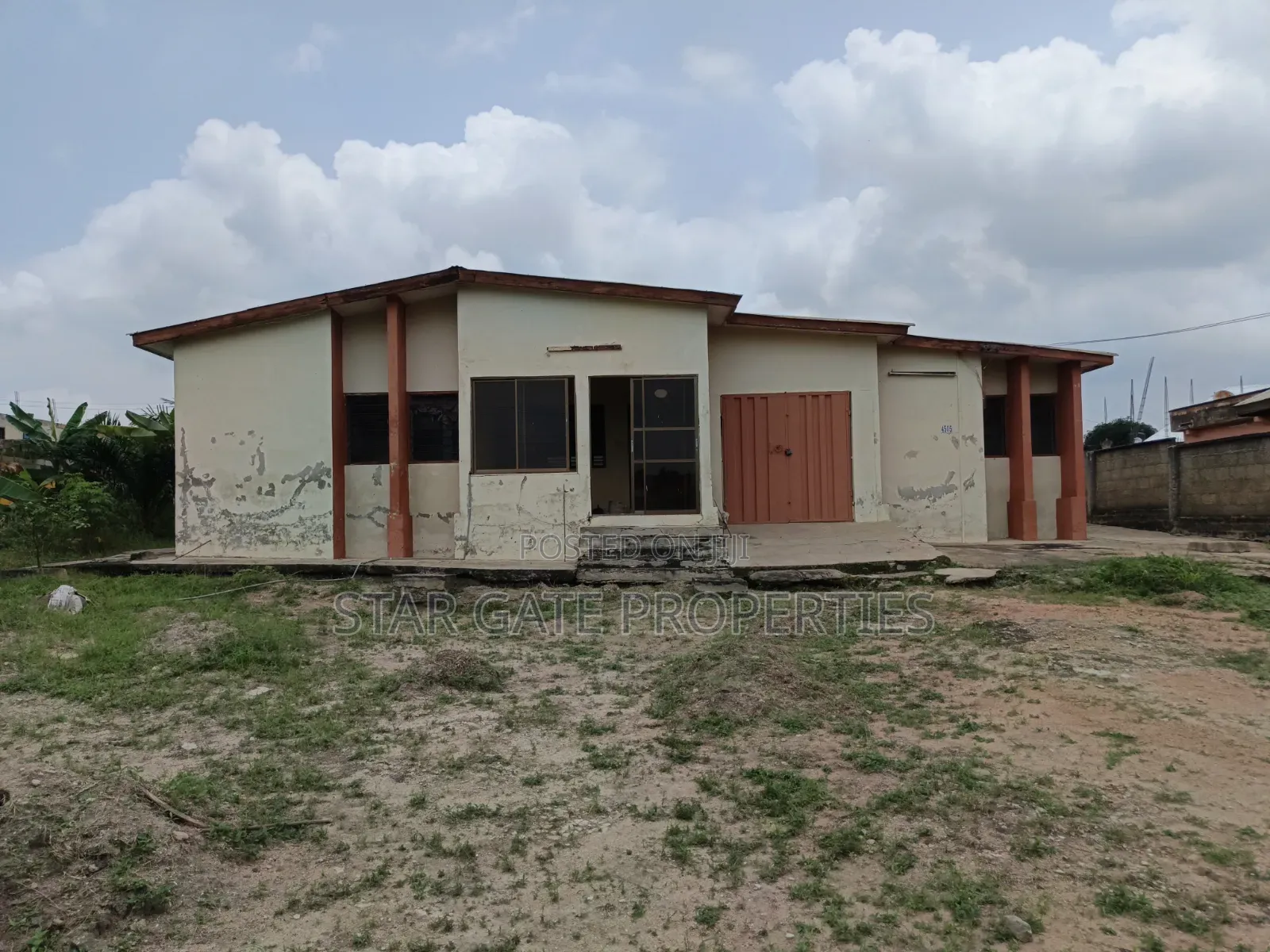 4bdrm House in Kwabre, Kumasi Metropolitan for sale