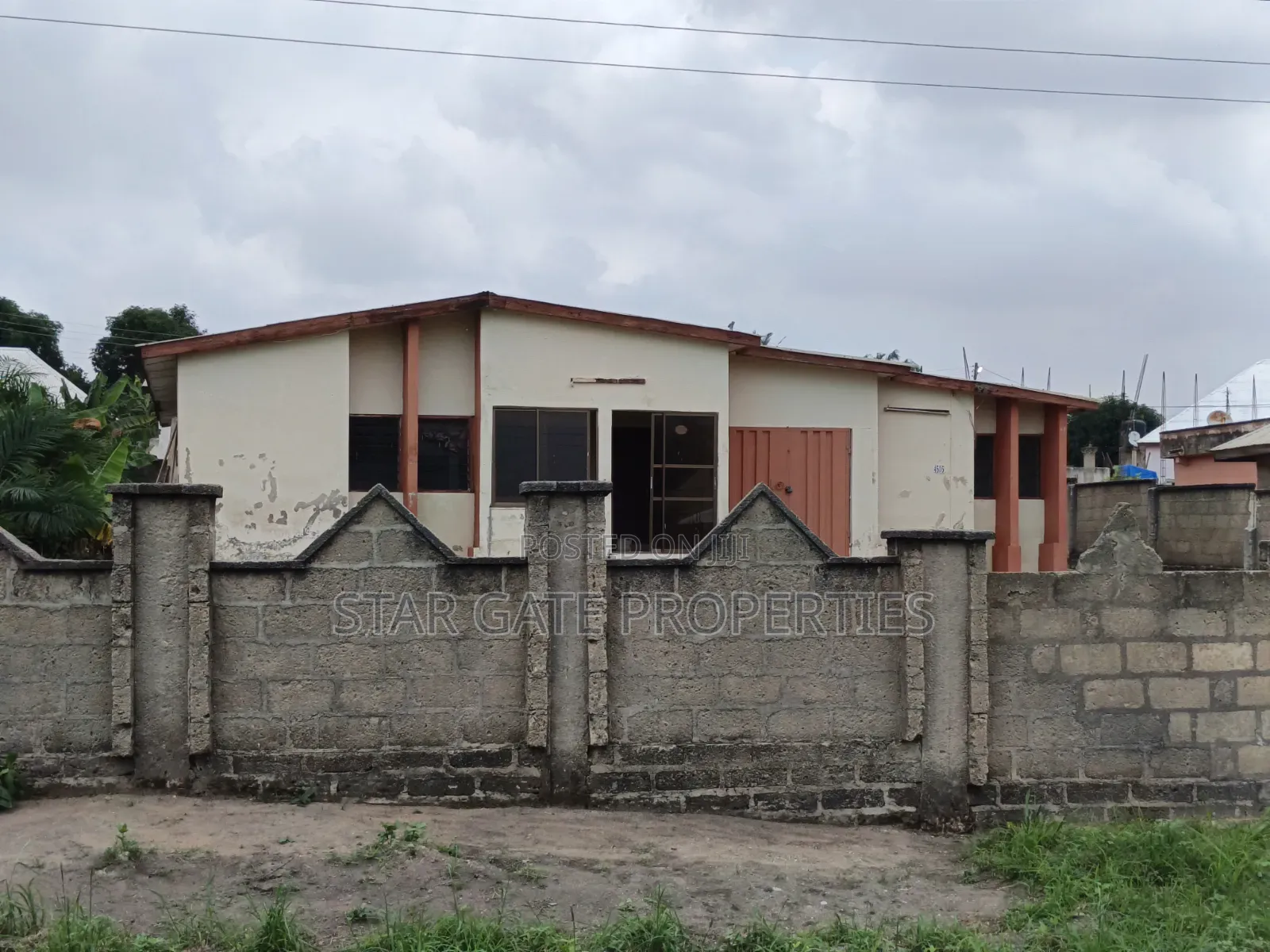 4bdrm House in Kwabre, Kumasi Metropolitan for sale