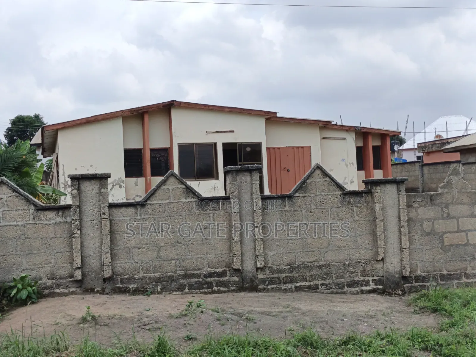 4bdrm House in Kwabre, Kumasi Metropolitan for sale