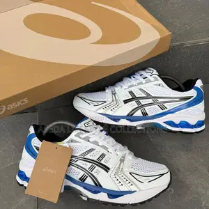 Asics Sneakers