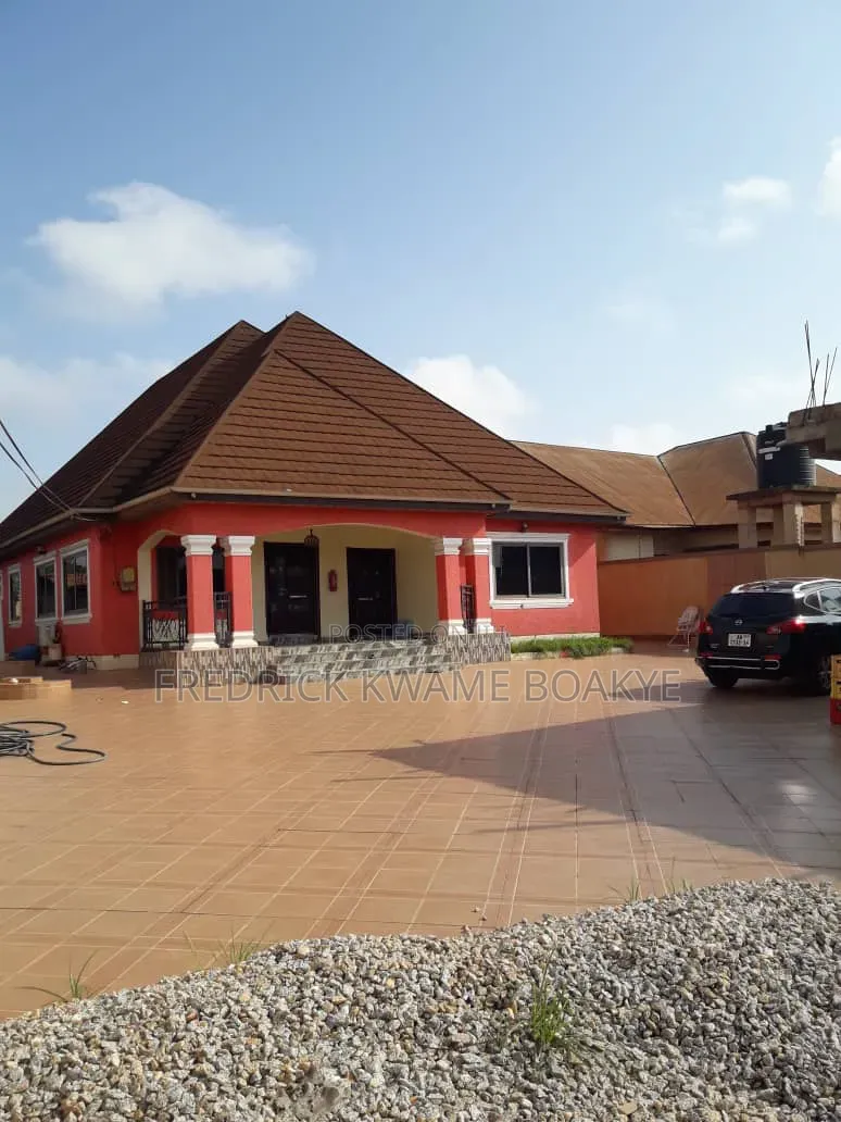 Furnished 4bdrm House in Brother K Estate, Kumasi Metropolitan for sale