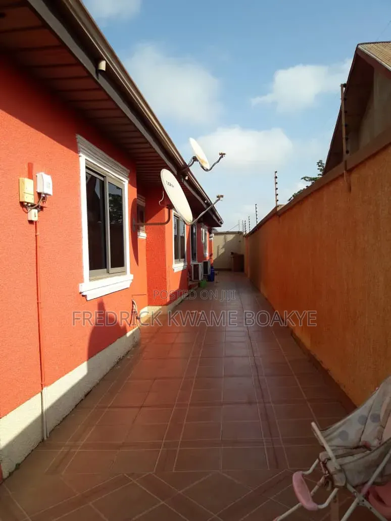 Furnished 4bdrm House in Brother K Estate, Kumasi Metropolitan for sale
