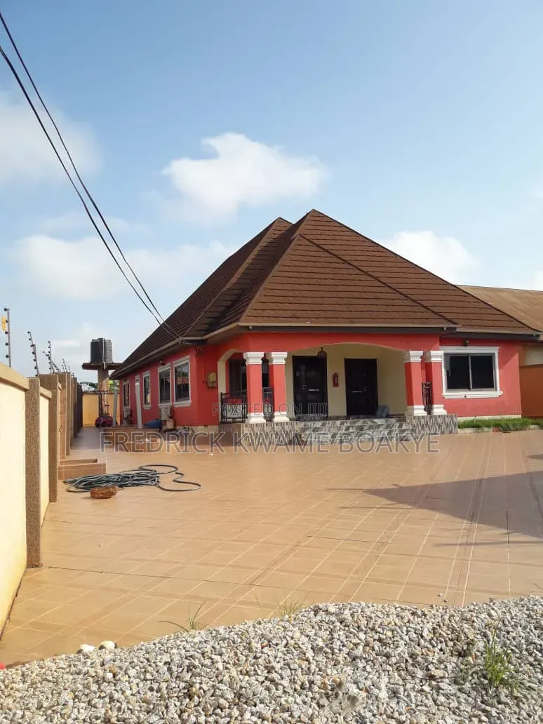 Furnished 4bdrm House in Brother K Estate, Kumasi Metropolitan for sale