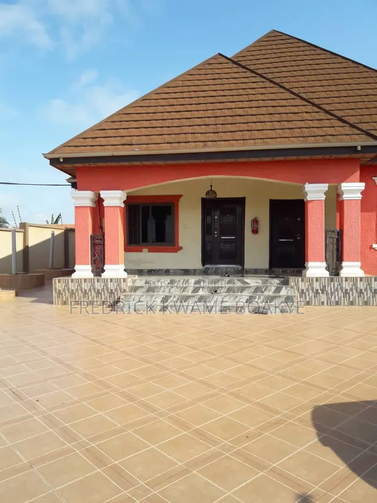 Furnished 4bdrm House in Brother K Estate, Kumasi Metropolitan for sale