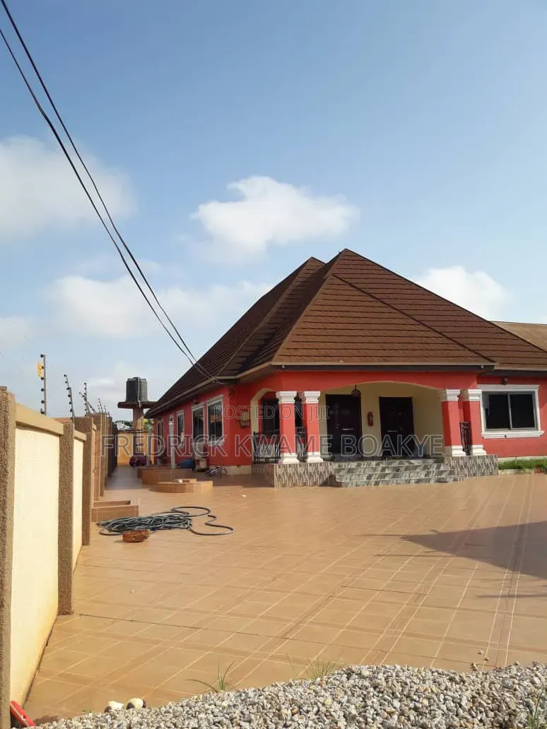 Furnished 4bdrm House in Brother K Estate, Kumasi Metropolitan for sale