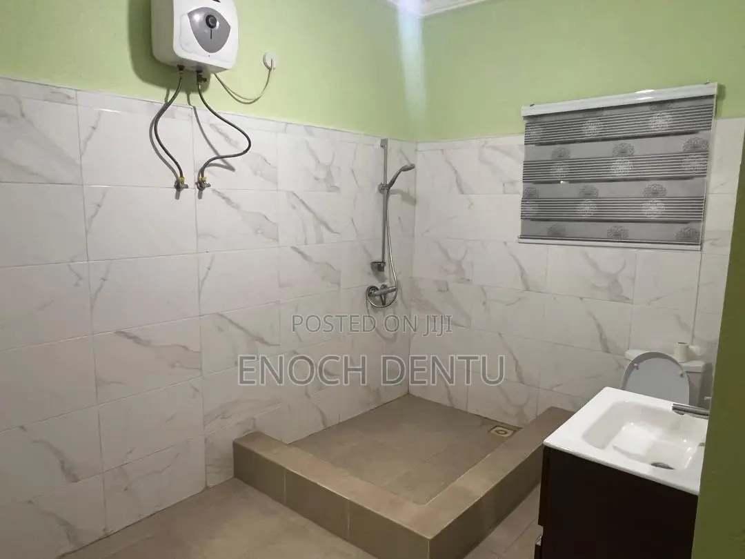 4bdrm House in Pokuase for sale
