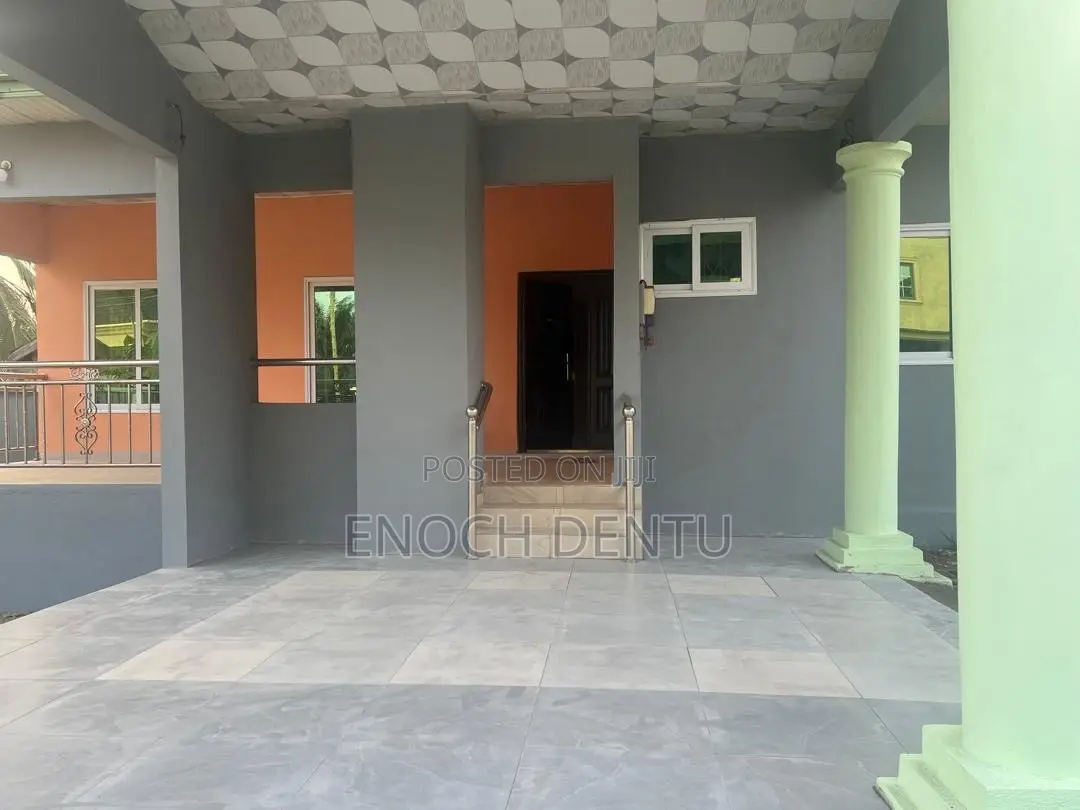 4bdrm House in Pokuase for sale