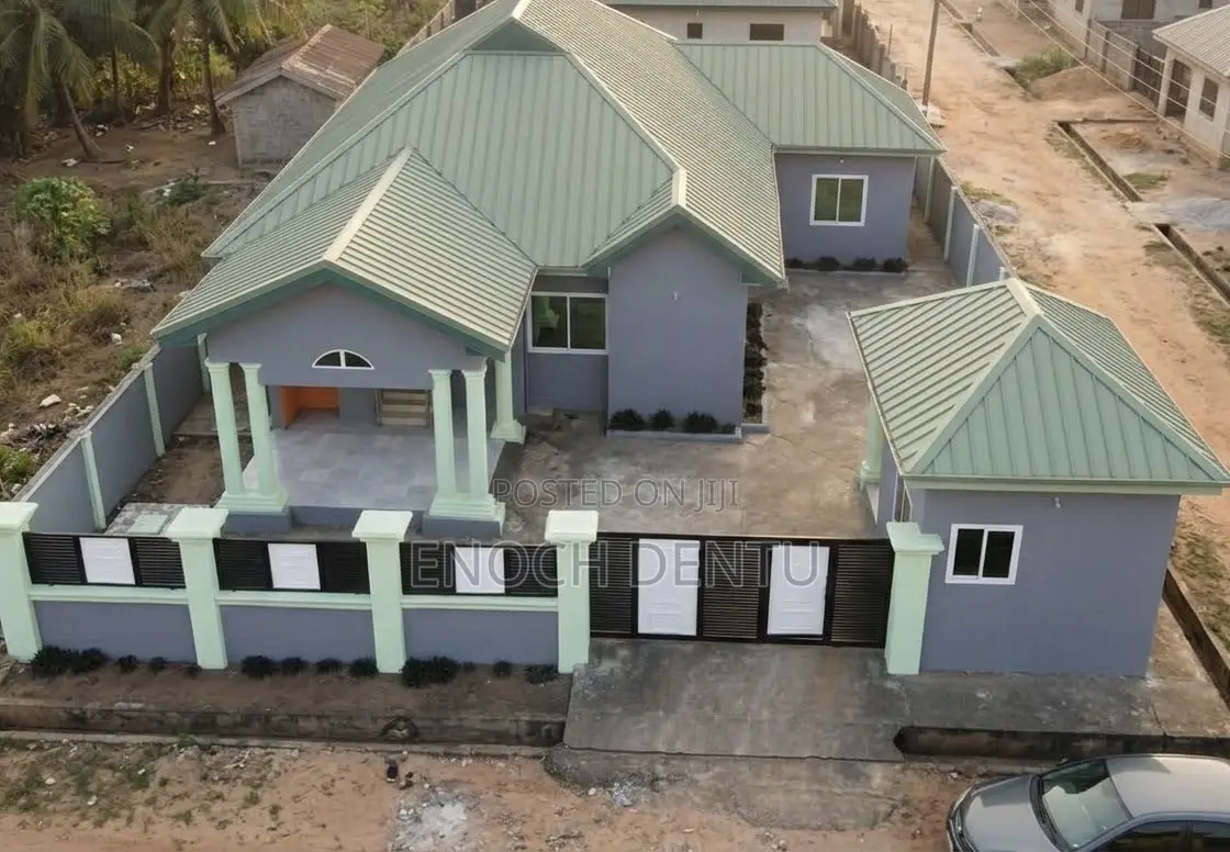 4bdrm House in Pokuase for sale