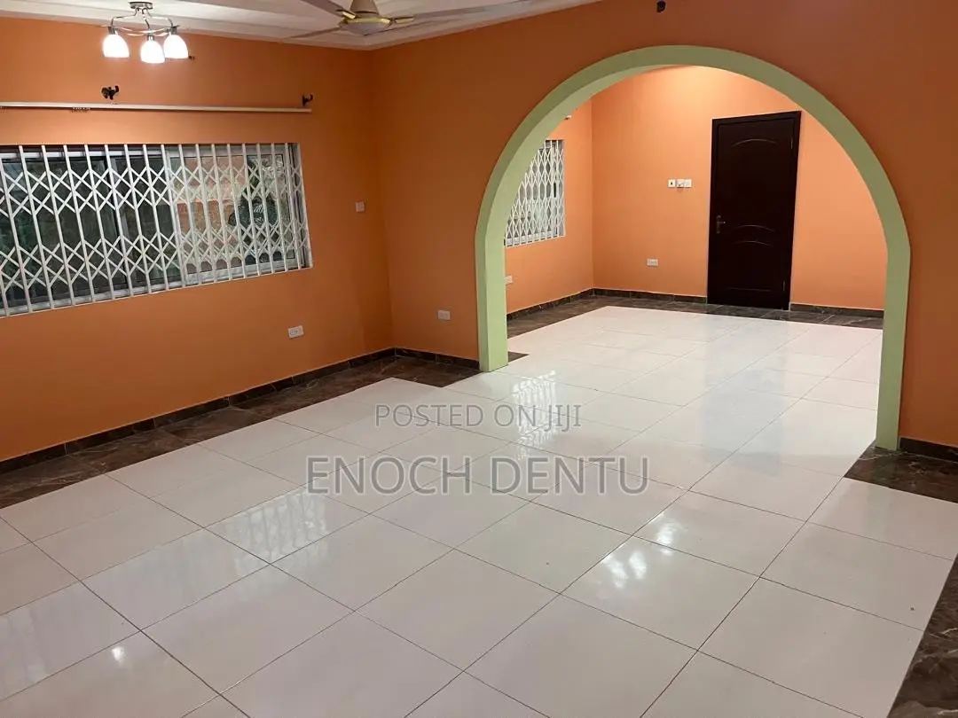 4bdrm House in Pokuase for sale