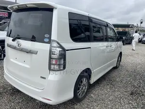 Toyota Voxy 2012 White