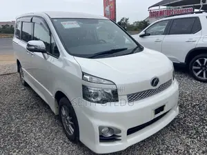 Toyota Voxy 2012 White