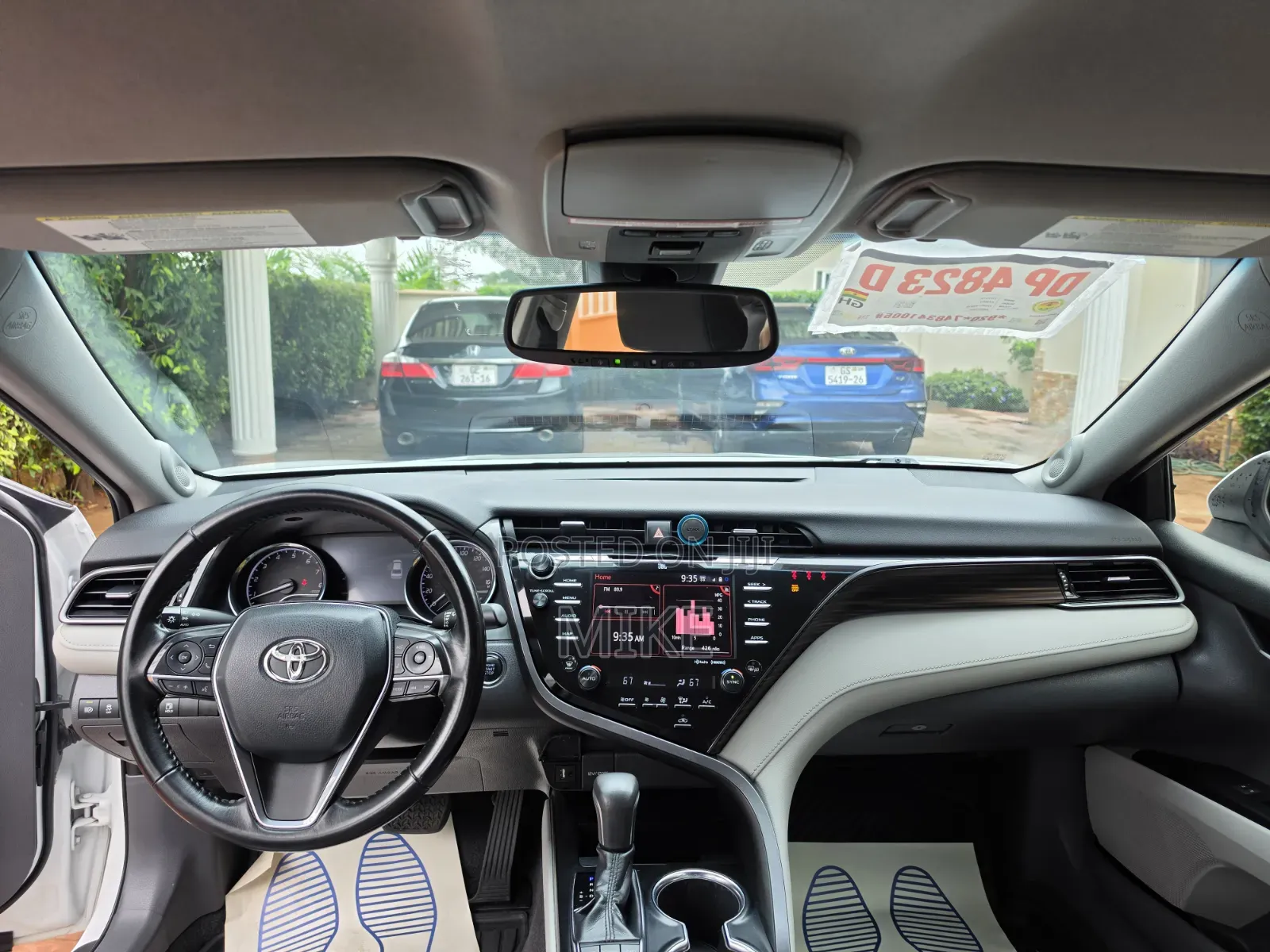 Toyota Camry 2019 White