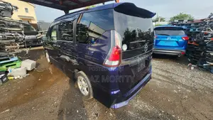 Nissan Caravan (Urvan) 2017 Blue