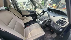 Nissan Caravan (Urvan) 2017 Blue