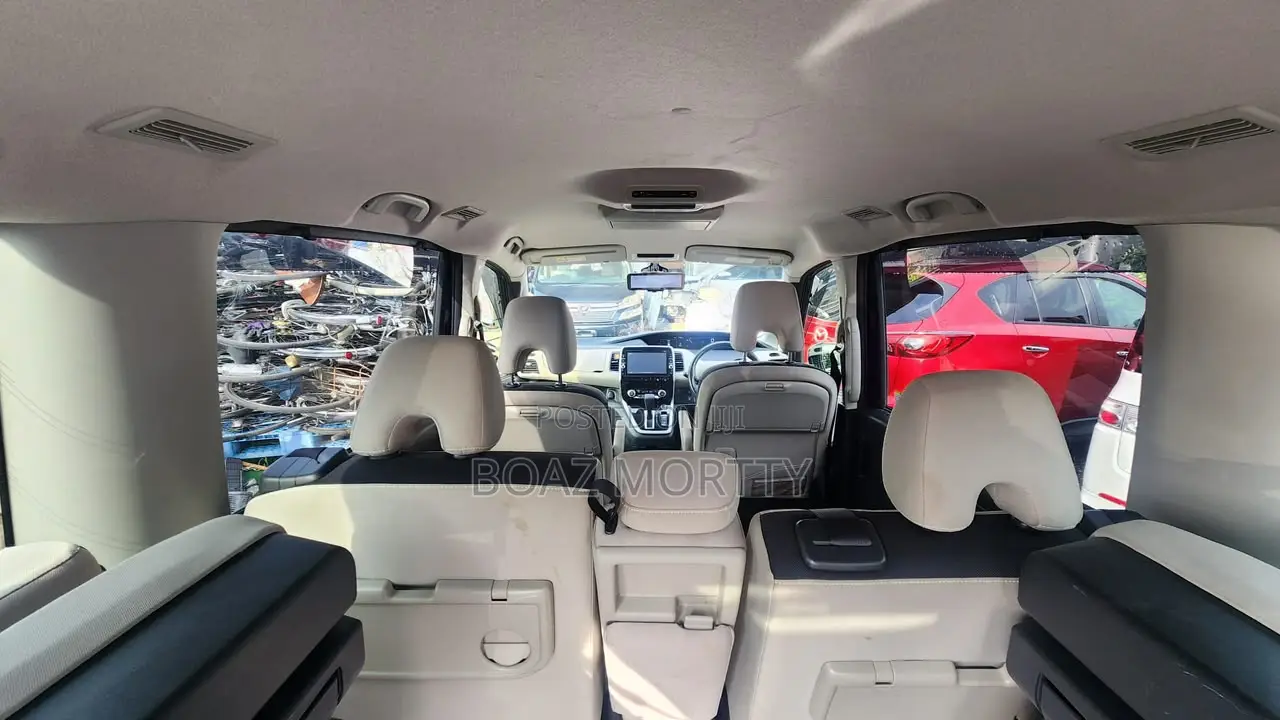 Nissan Caravan (Urvan) 2017 Blue