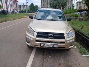Toyota RAV4 2011 Gold