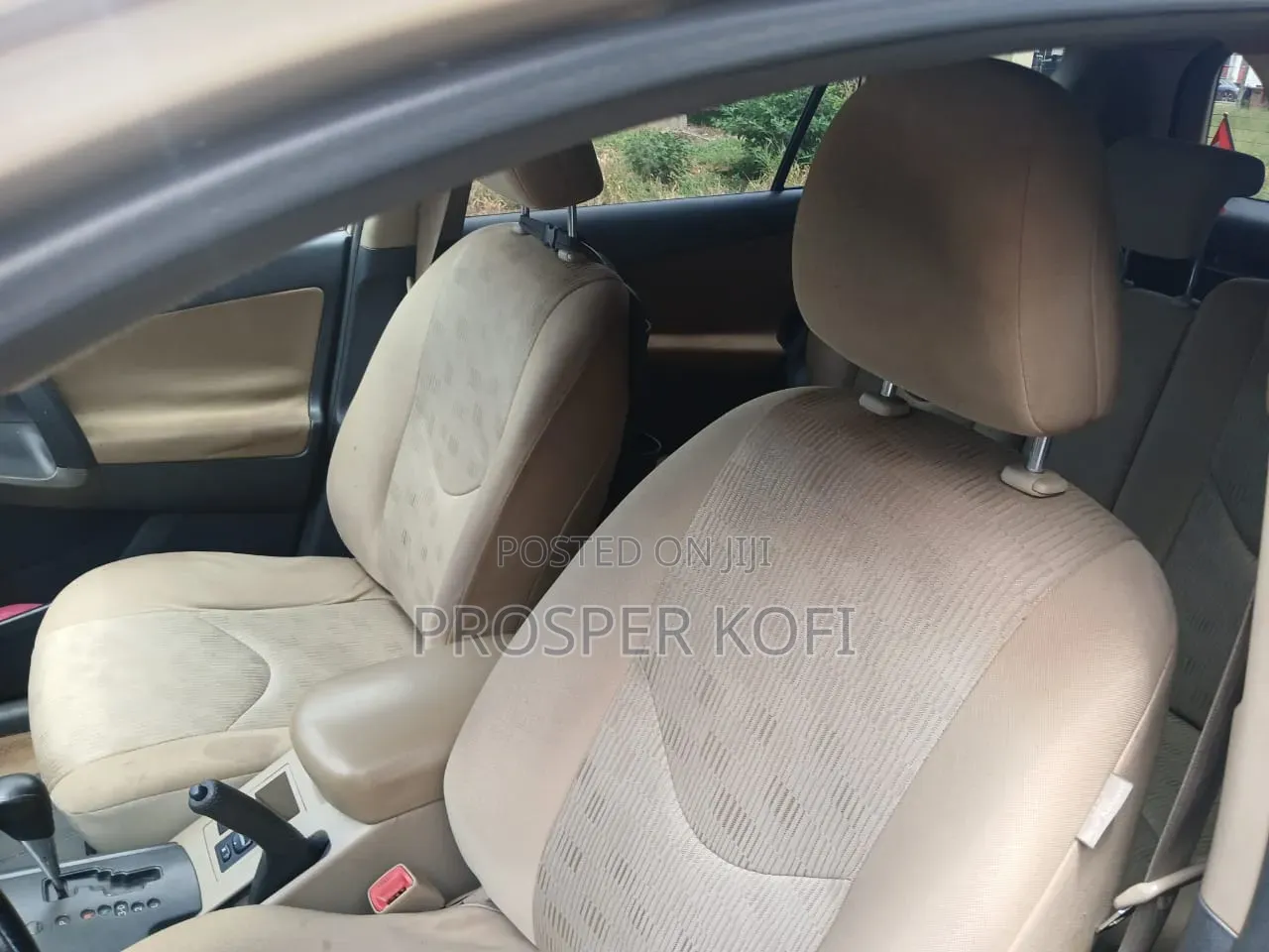 Toyota RAV4 2011 Gold