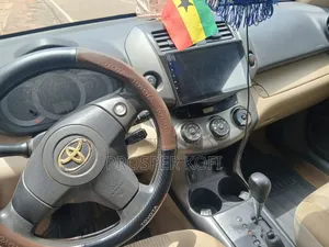 Toyota RAV4 2011 Gold