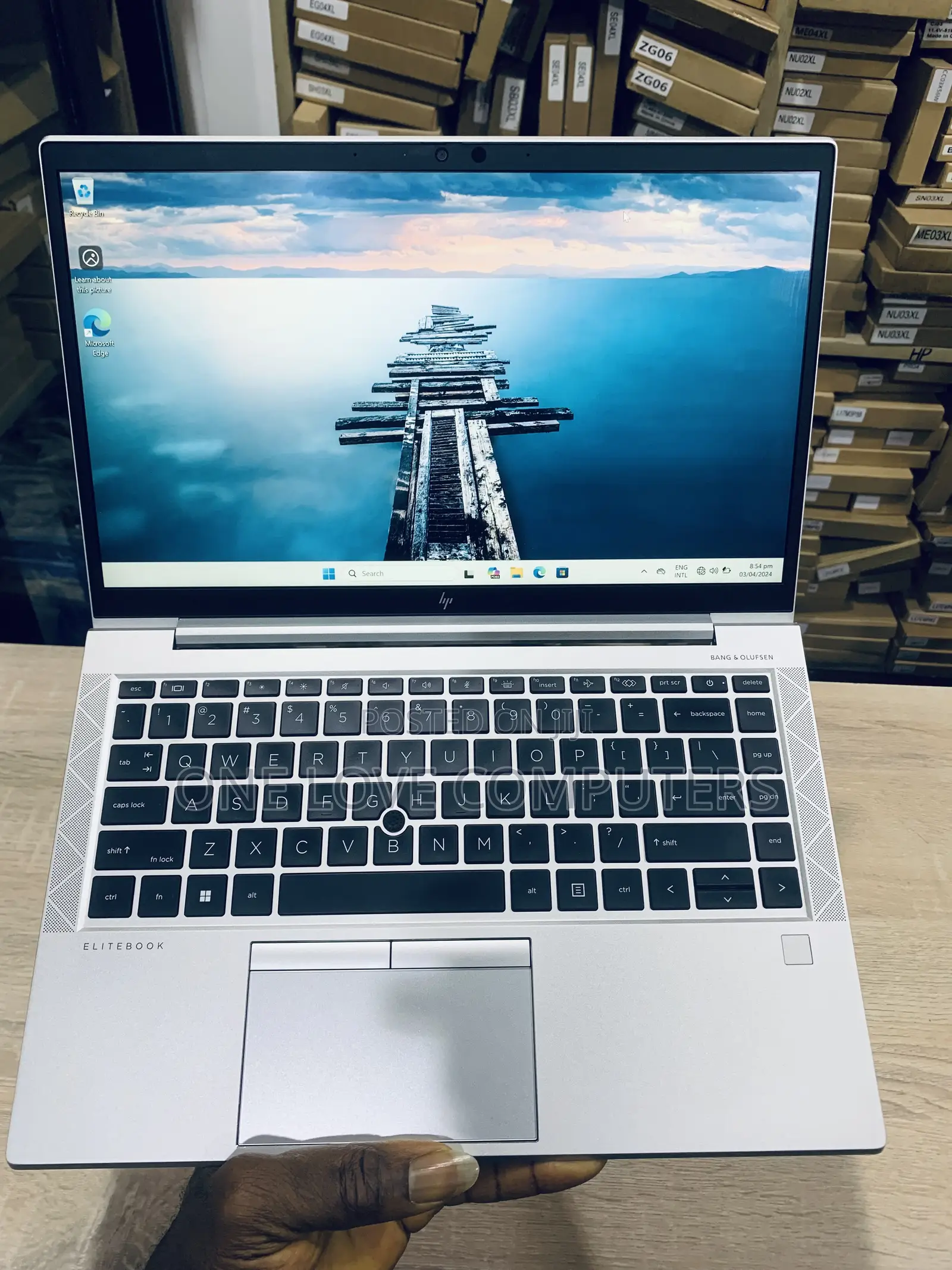 Laptop HP EliteBook 845 G8 16GB AMD Ryzen 3 SSD 256GB