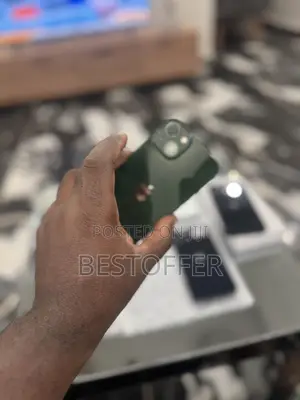 New Apple iPhone 13 128 GB Green