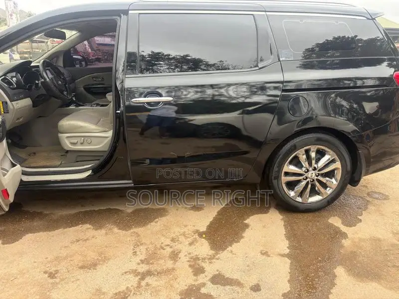 Kia Carnival 2017 Black